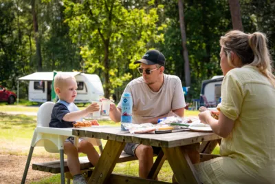 BC Camping De Haeghehorst kamperen jong gezin jpg